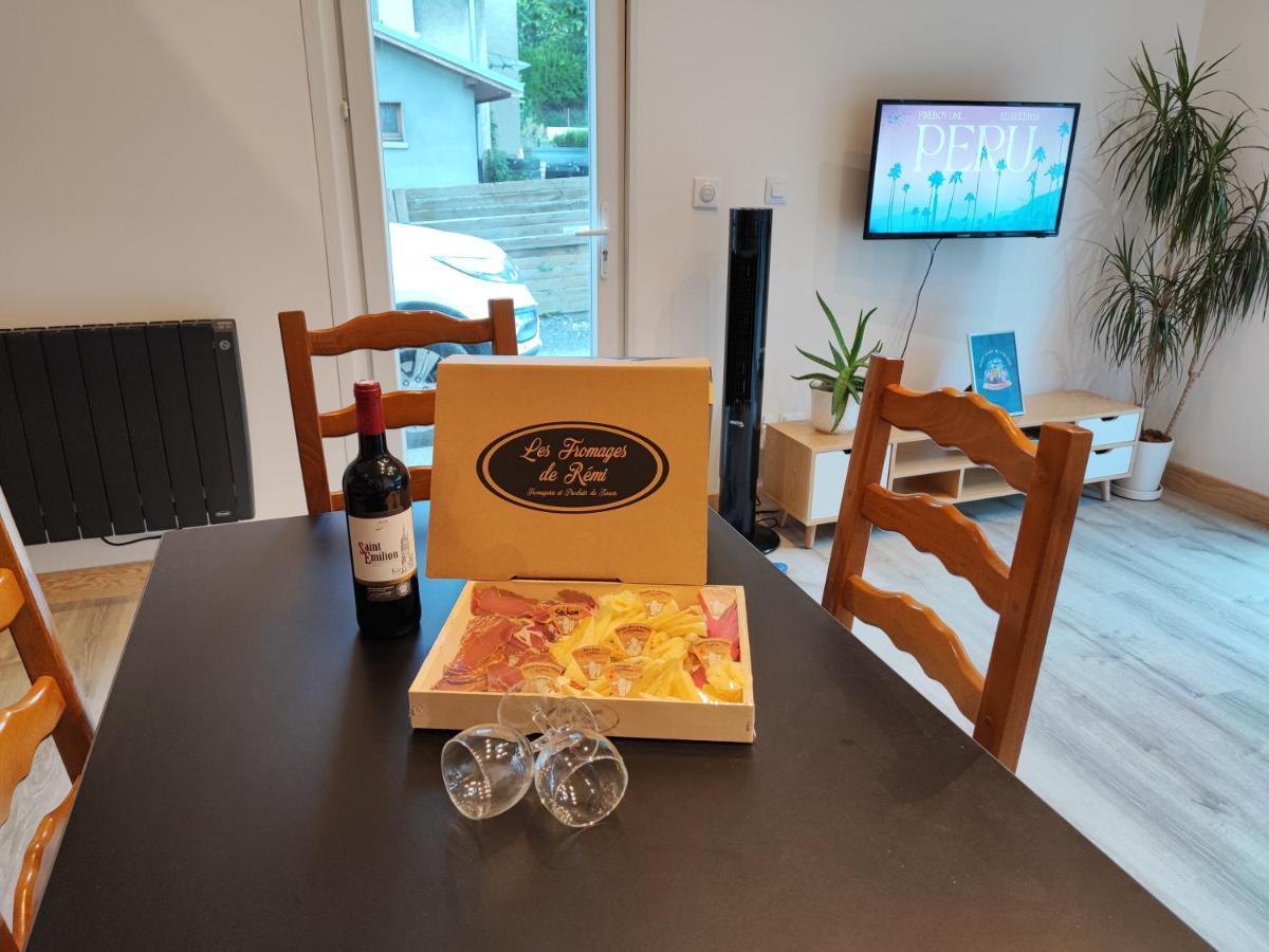 Petit Coin De Bonheur Studio Neuf Avec Terrasse Et Parking Prive A 5Mins Du Centre-Ville La Mure  Zewnętrze zdjęcie
